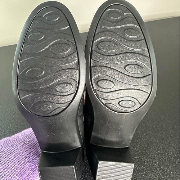 Size 10 “Murphy” Boot, Easy Street, Black Matte (MSRP $60) - Picture 5 of 6